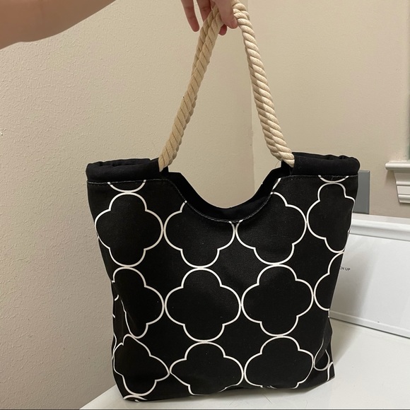 QUATREFOIL CANVAS TOTE BAG - Picture 2 of 13
